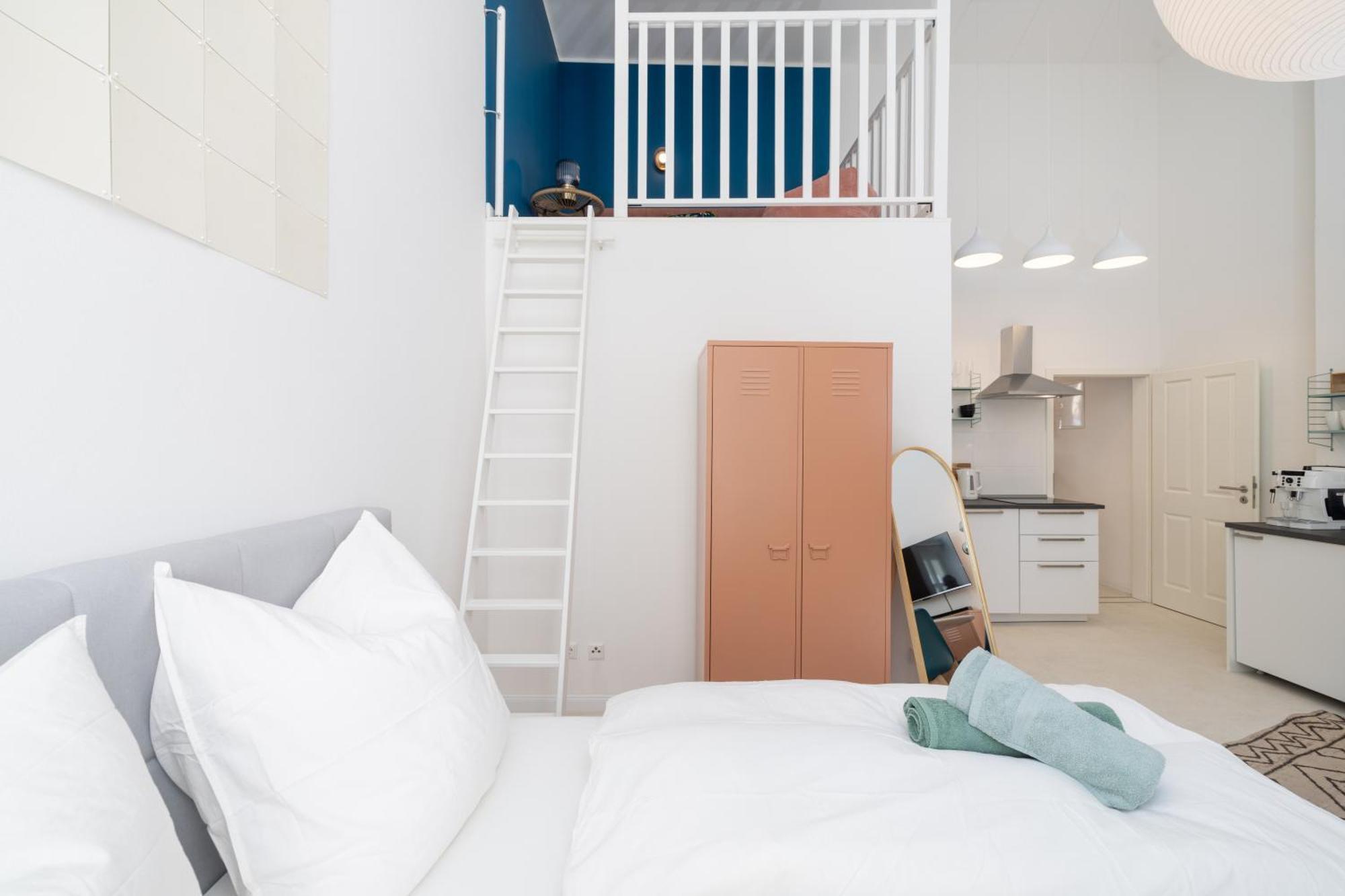 Great 2-room Loft With 2 Bathrooms And 2 Kitchen Appartement Berlijn